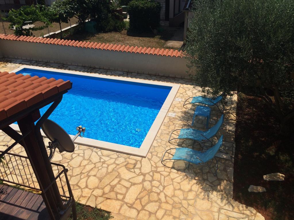 Apartment Fabris With Pool And Location Near Sea