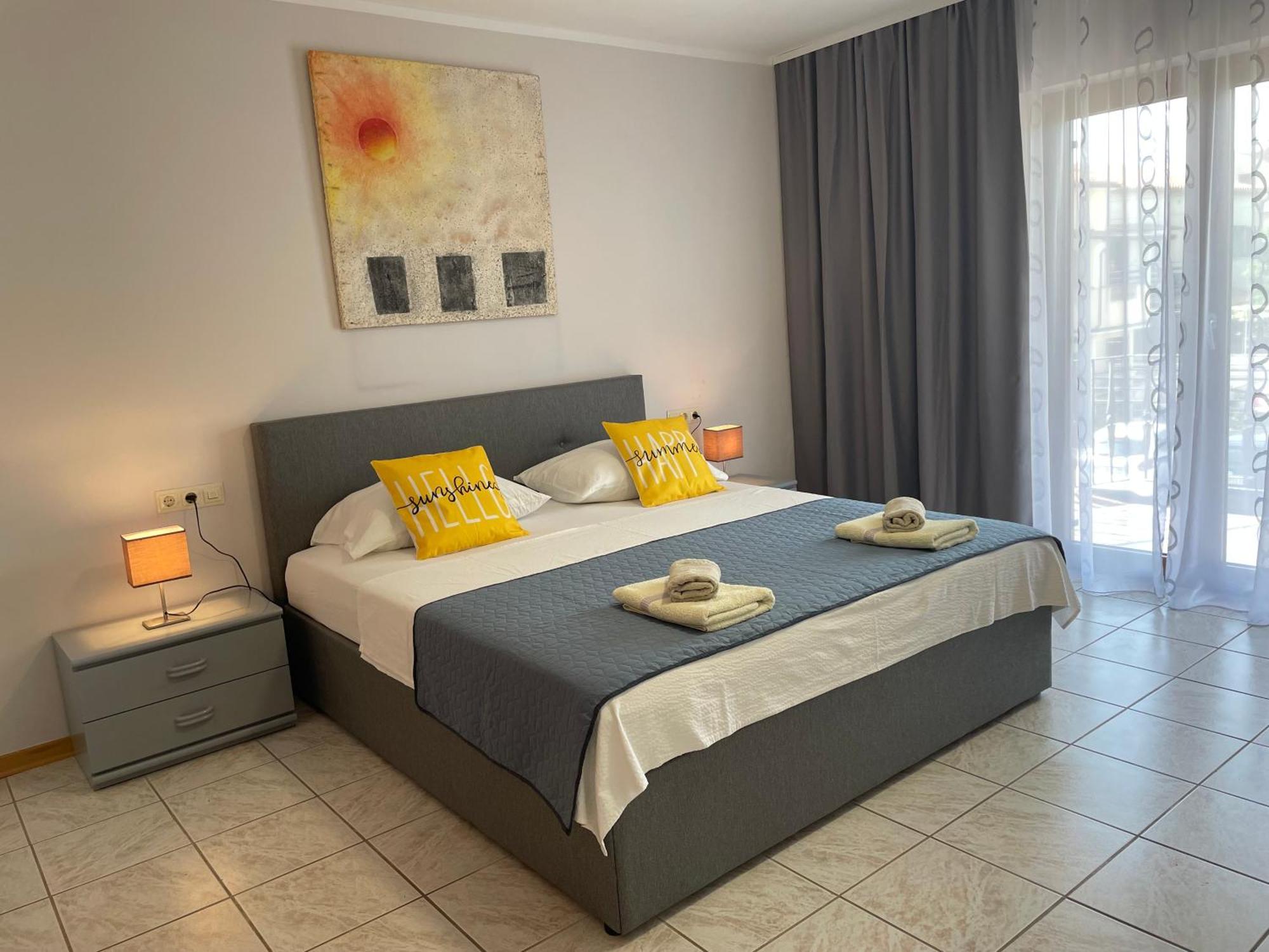 Fabris With Pool And Location Near Sea Apartment *