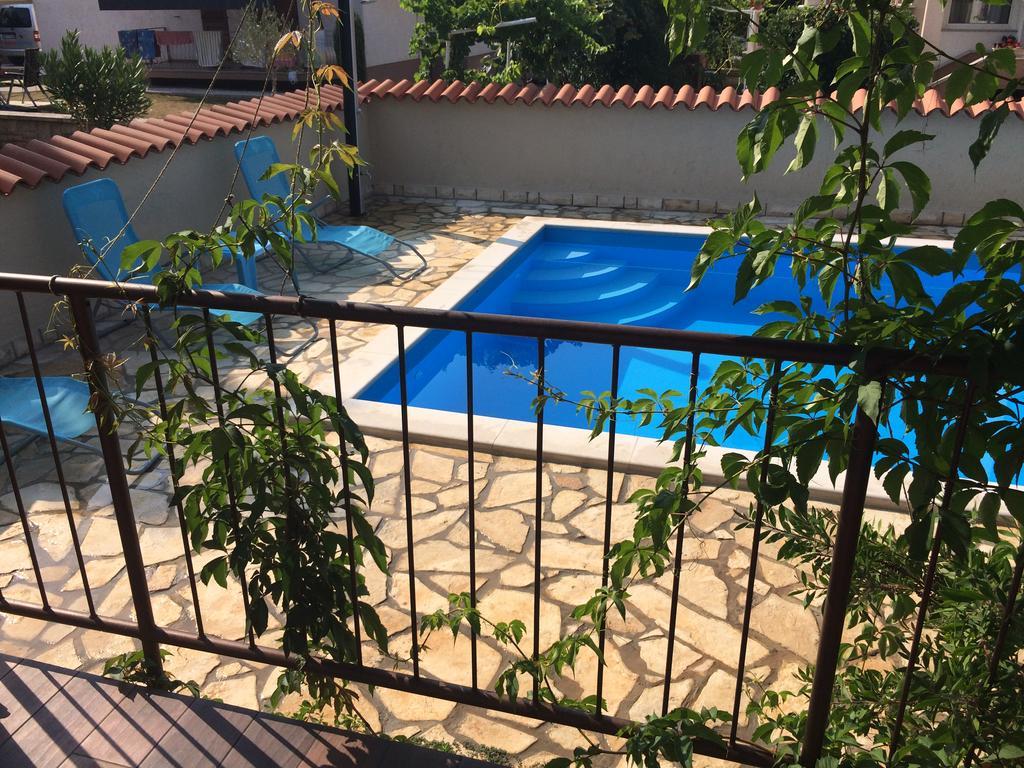 Fabris With Pool And Location Near Sea Apartment *