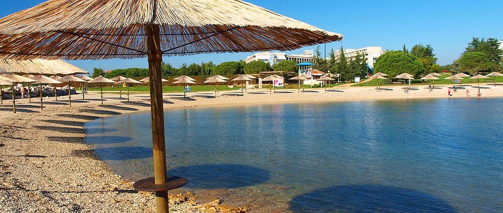 Fabris With Pool And Location Near Sea Apartment