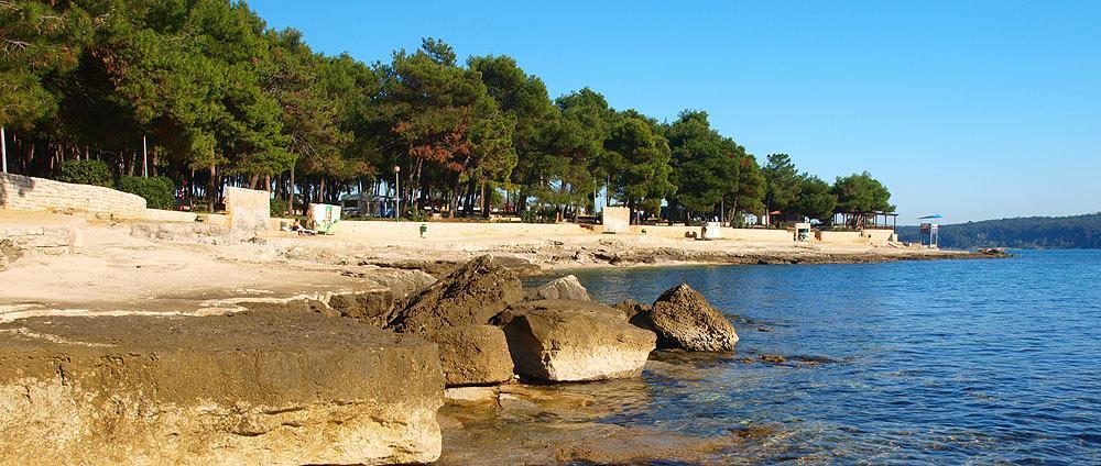Fabris With Pool And Location Near Sea