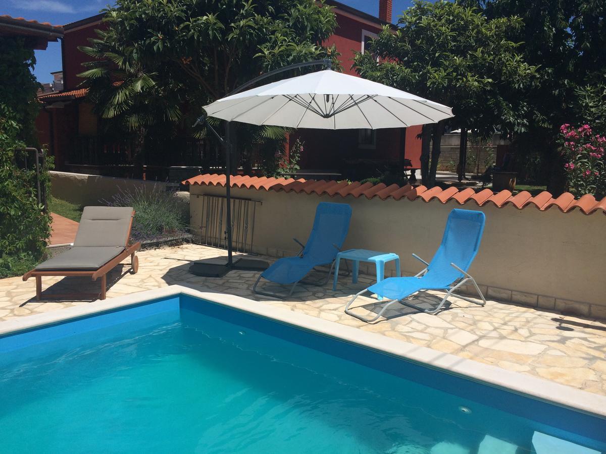 Fabris With Pool And Location Near Sea Apartment *