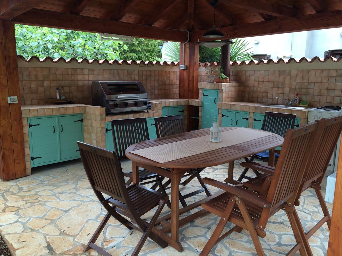 Apartment Fabris With Pool And Location Near Sea