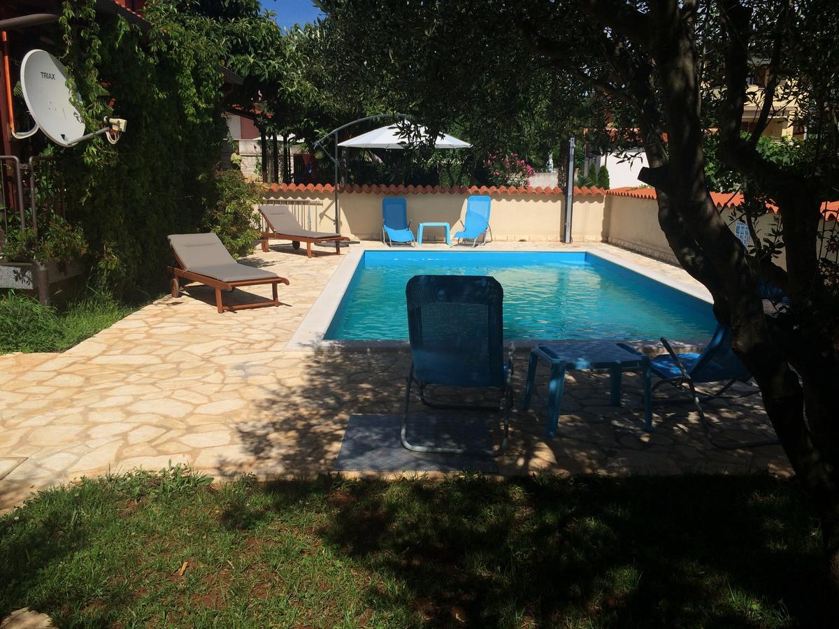 Fabris With Pool And Location Near Sea Apartment *