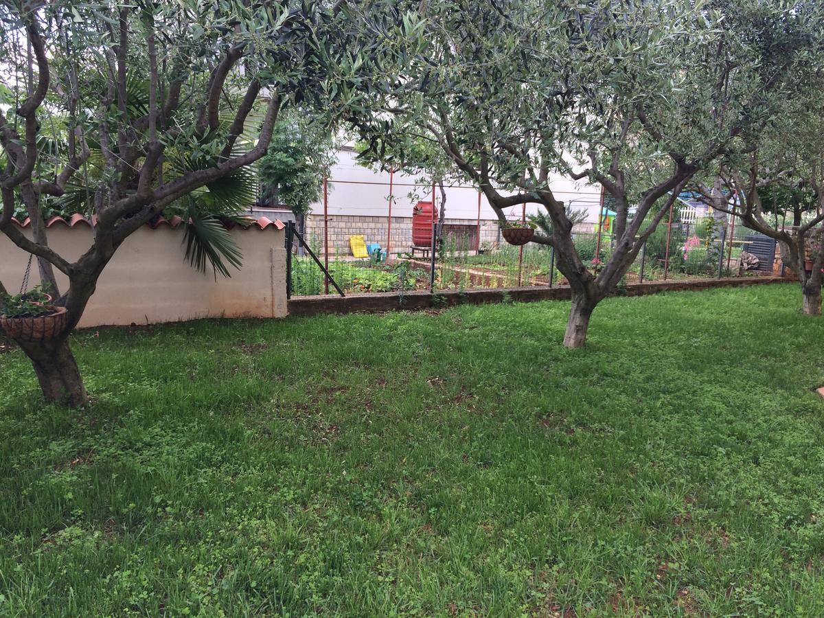 Fabris With Pool And Location Near Sea Apartment *
